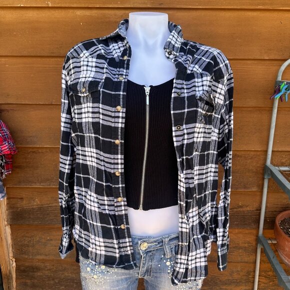 Jachs Girlfriend Bea Black Plaid Flannel Snap Button Up Shirt Size S - Picture 7 of 10